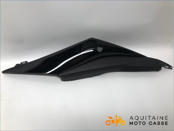 FLANC DE SELLE GAUCHE YAMAHA R 3 2023