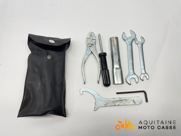 TROUSSE A OUTILS SUZUKI GSR 750 2011