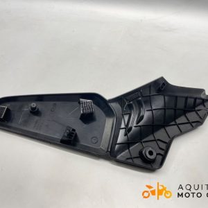 CACHE LATÉRAL DROIT HONDA CB 650 R 2023
