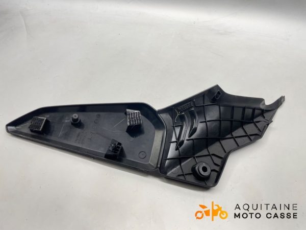 CACHE LATÉRAL DROIT HONDA CB 650 R 2023