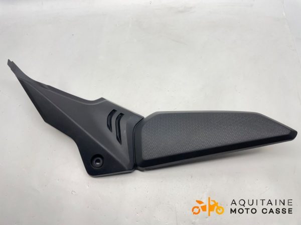 CACHE LATÉRAL DROIT HONDA CB 650 R 2023