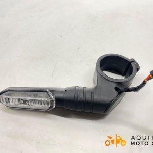 CLIGNOTANT AVANT DROIT HONDA CB 650 R 2023