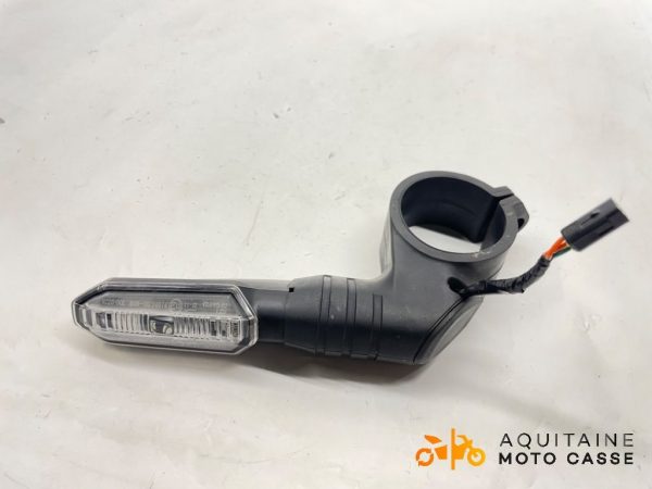 CLIGNOTANT AVANT DROIT HONDA CB 650 R 2023