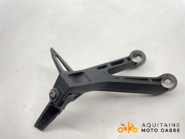 PLATINE ARRIÈRE GAUCHE HONDA CB 650 R 2023