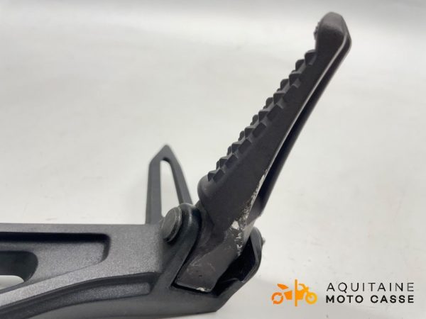 PLATINE ARRIÈRE GAUCHE HONDA CB 650 R 2023