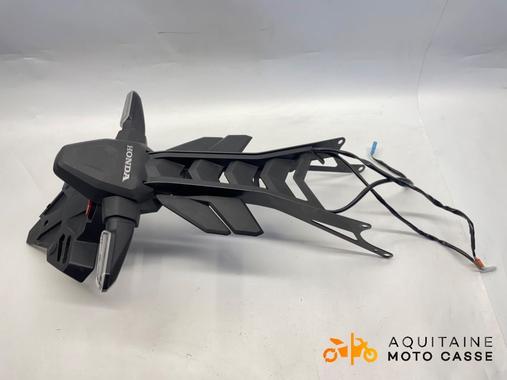 SUPPORT DE PLAQUE HONDA CB 650 R 2023