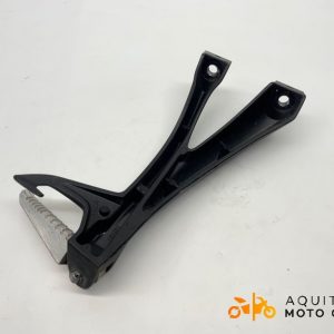 PLATINE ARRIÈRE GAUCHE SUZUKI GSXS 950 2023