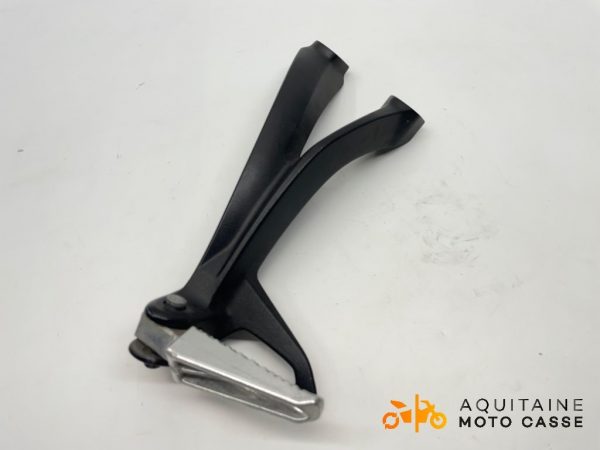 PLATINE ARRIÈRE GAUCHE SUZUKI GSXS 950 2023