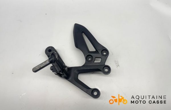 PLATINE AVANT DROITE SUZUKI GSXS 1000 2019
