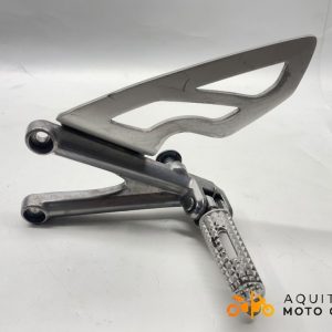 PLATINE AVANT GAUCHE TRIUMPH DAYTONA 675 2010
