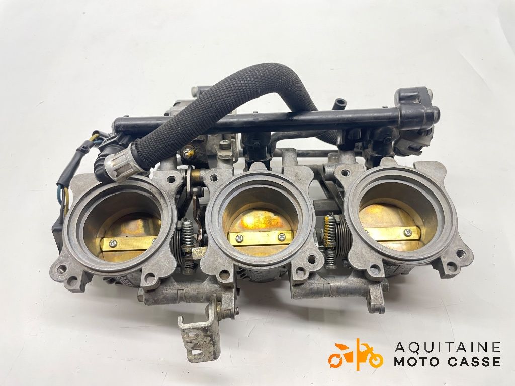 RAMPE D'INJECTION TRIUMPH DAYTONA 675 2010