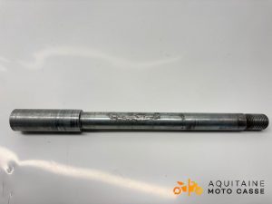 AXE DE ROUE AVANT SUZUKI BANDIT 650 2006