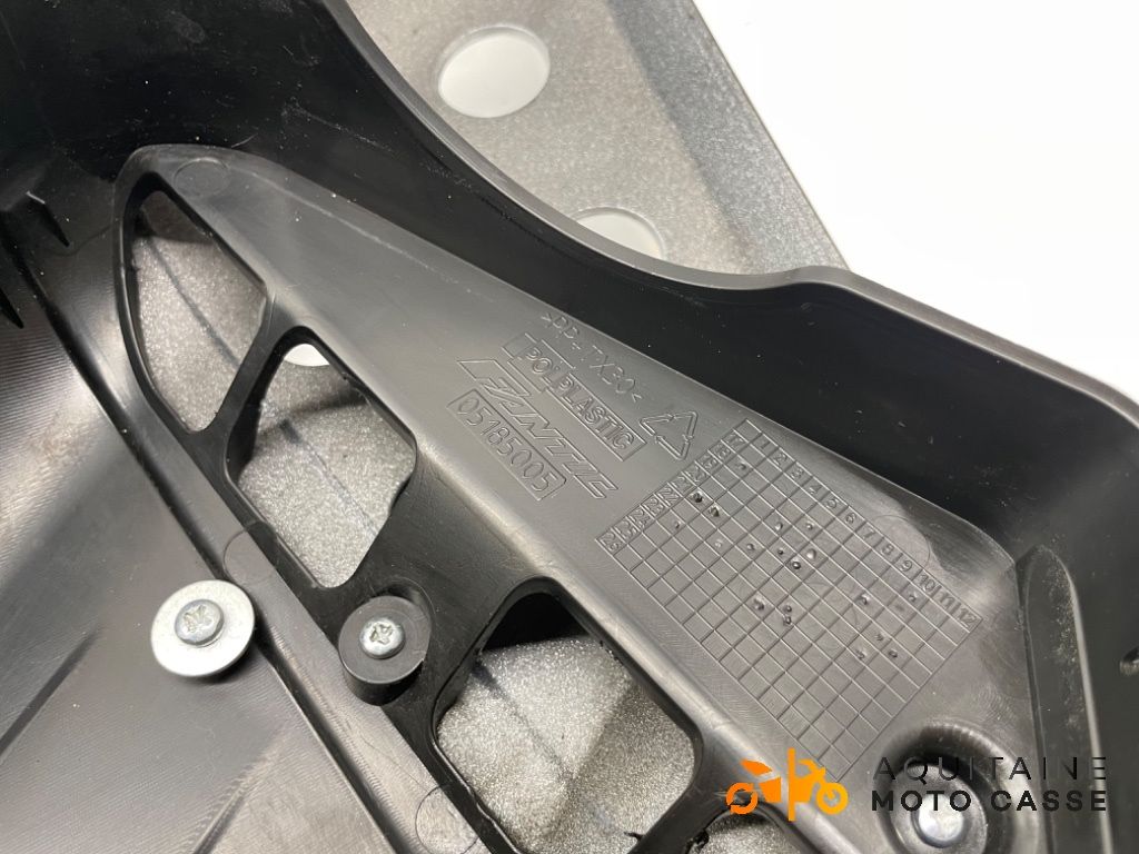 FLANC DE SELLE GAUCHE FANTIC MOTOR CABALLERO 500 2024