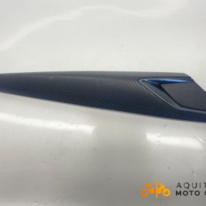 CACHE LATÉRAL INTERMÉDIAIRE DROIT APRILIA SXR 50 2024