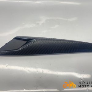 CACHE LATÉRAL INTERMÉDIAIRE GAUCHE APRILIA SXR 50 2024