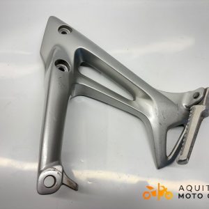 PLATINE ARRIÈRE DROITE HONDA VFR 800 F 2010