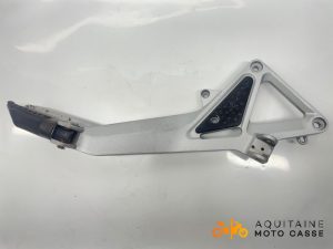 PLATINE AVANT DROITE HONDA HORNET 600 2004