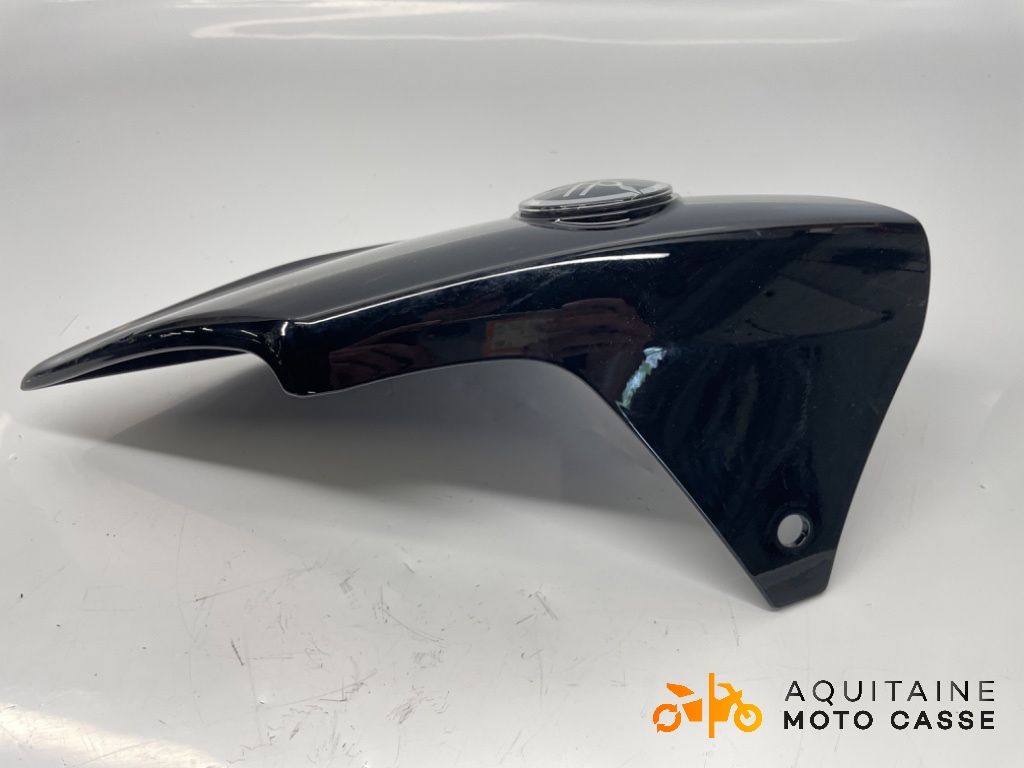 ÉCOPE DE RÉSERVOIR DROIT YAMAHA MT 09 SP 2023