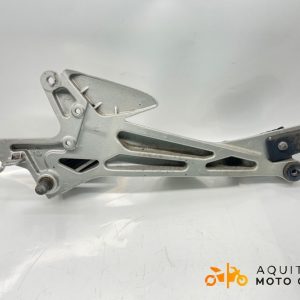 PLATINE AVANT DROITE HONDA CBF 600 2004