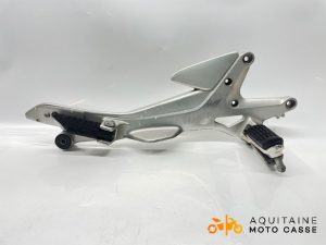 PLATINE AVANT DROITE HONDA CBF 600 2004