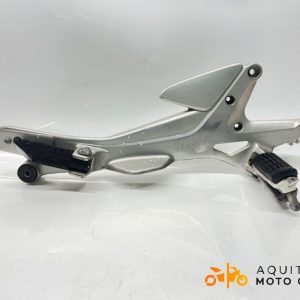 PLATINE AVANT DROITE HONDA CBF 600 2004