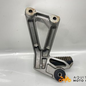 PLATINE ARRIÈRE DROITE SUZUKI BANDIT 1200 1998